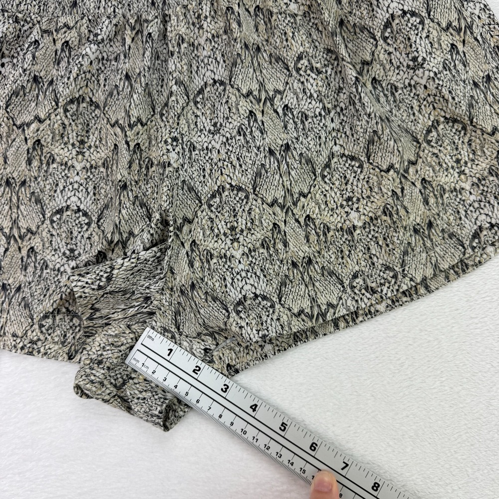 Varley Womens Kallin Running Shorts Sz L Animal Snake Print Gym Athletic Workout - Picture 12 of 13